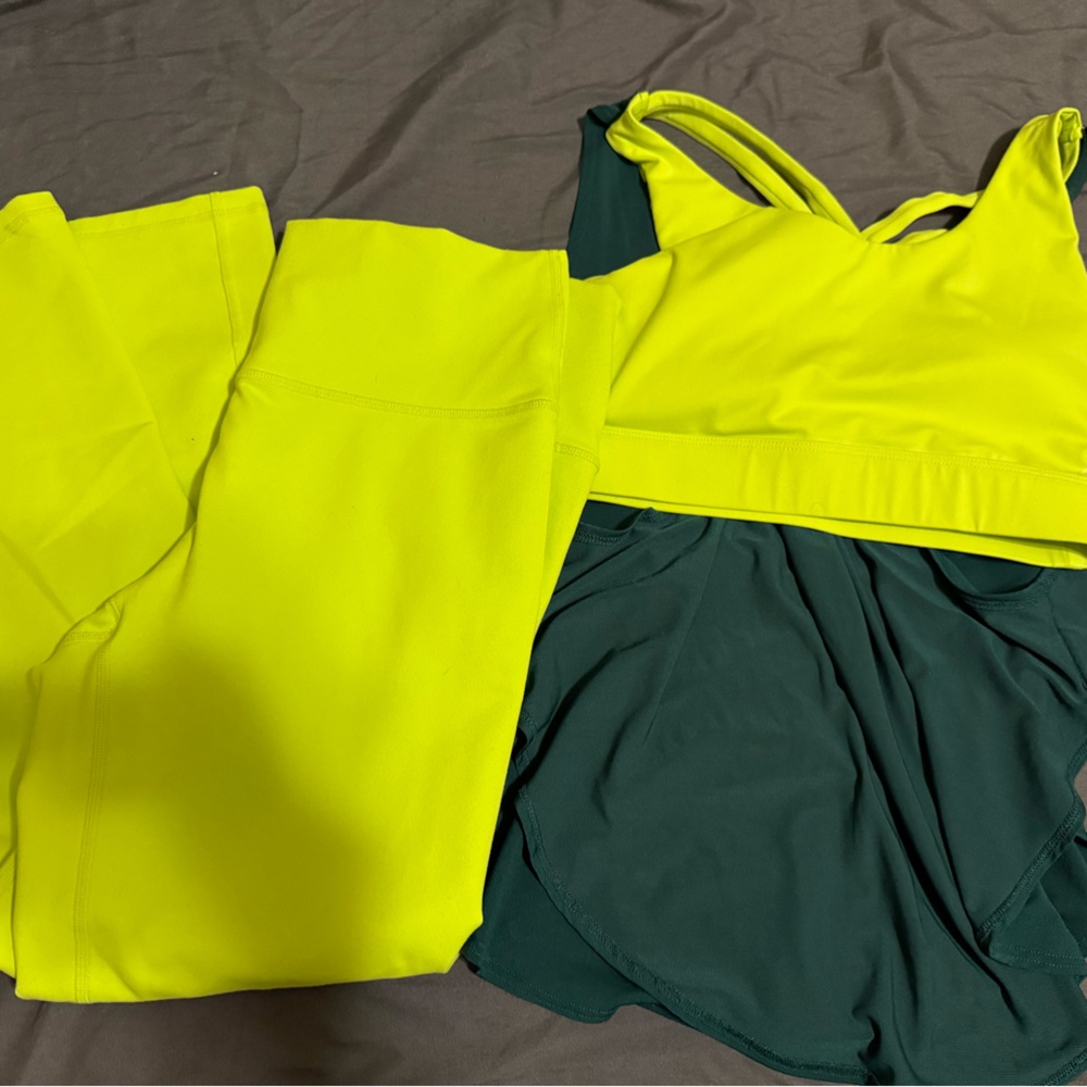 Fabletics PowerHold Medium leggings & Giselle Built-In Bra Small Tank